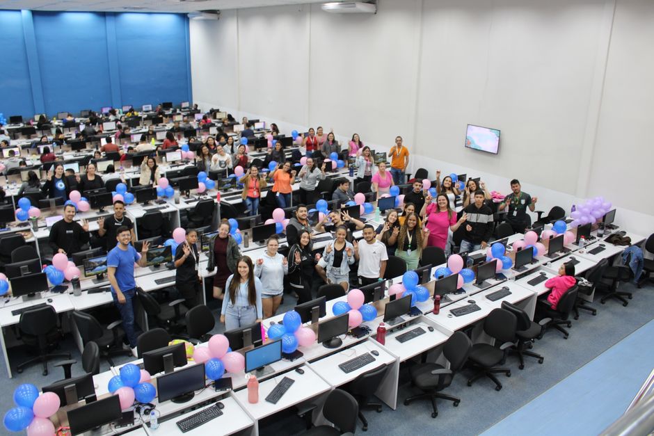 Employees volunteering as part of a corporate sponsorship program
