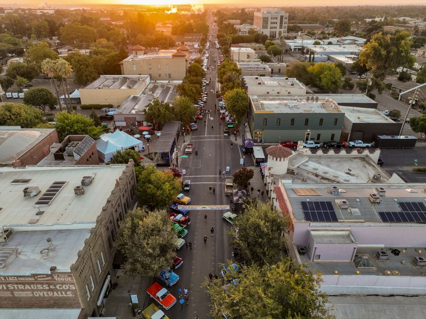 The small mountain town of Felton, CA, home to a Cats By The Tracks adoption center