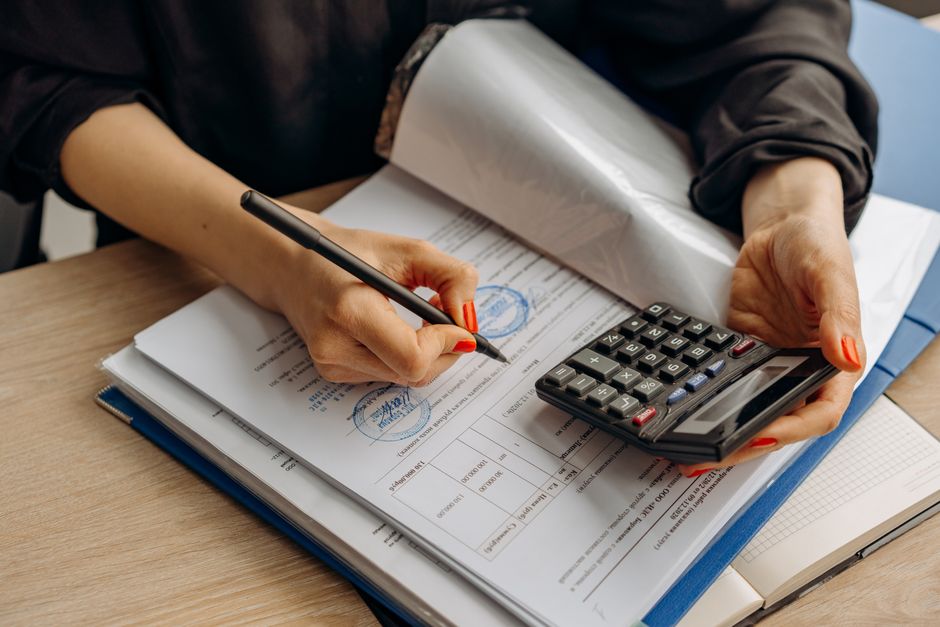 Calculating a tax deduction for a charitable animal rescue donation