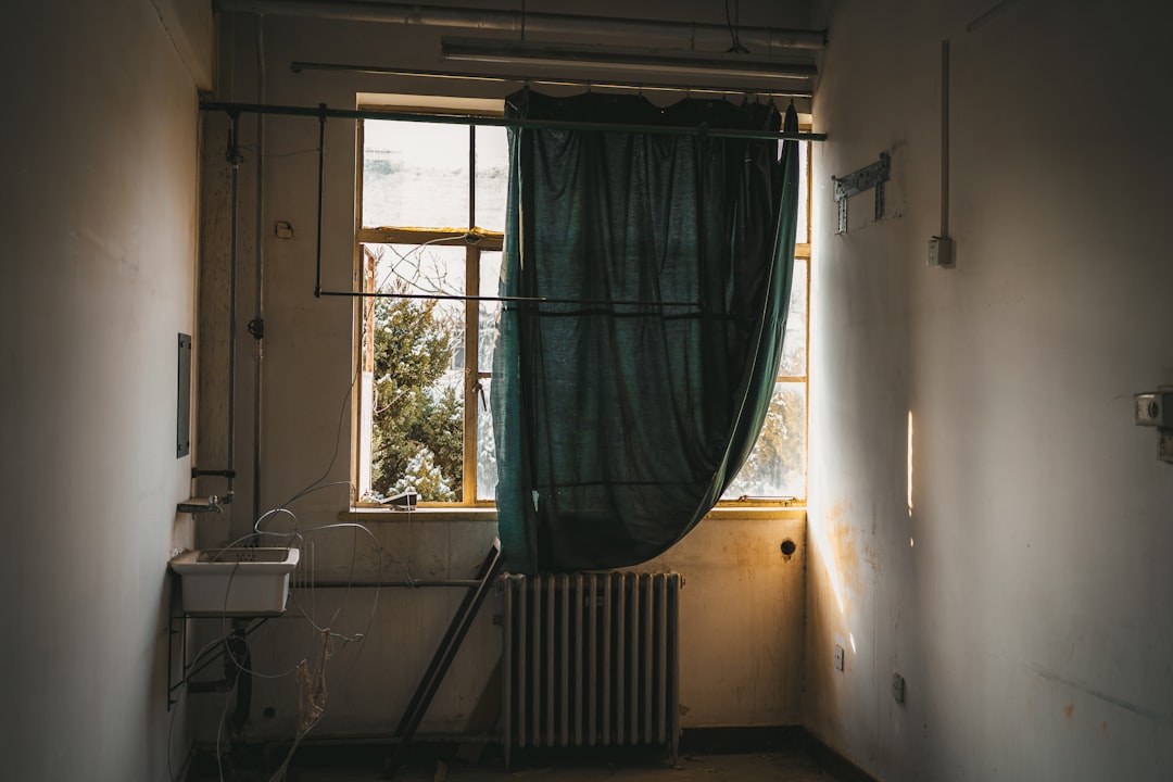 A quiet confined space is the main requirement after surgery