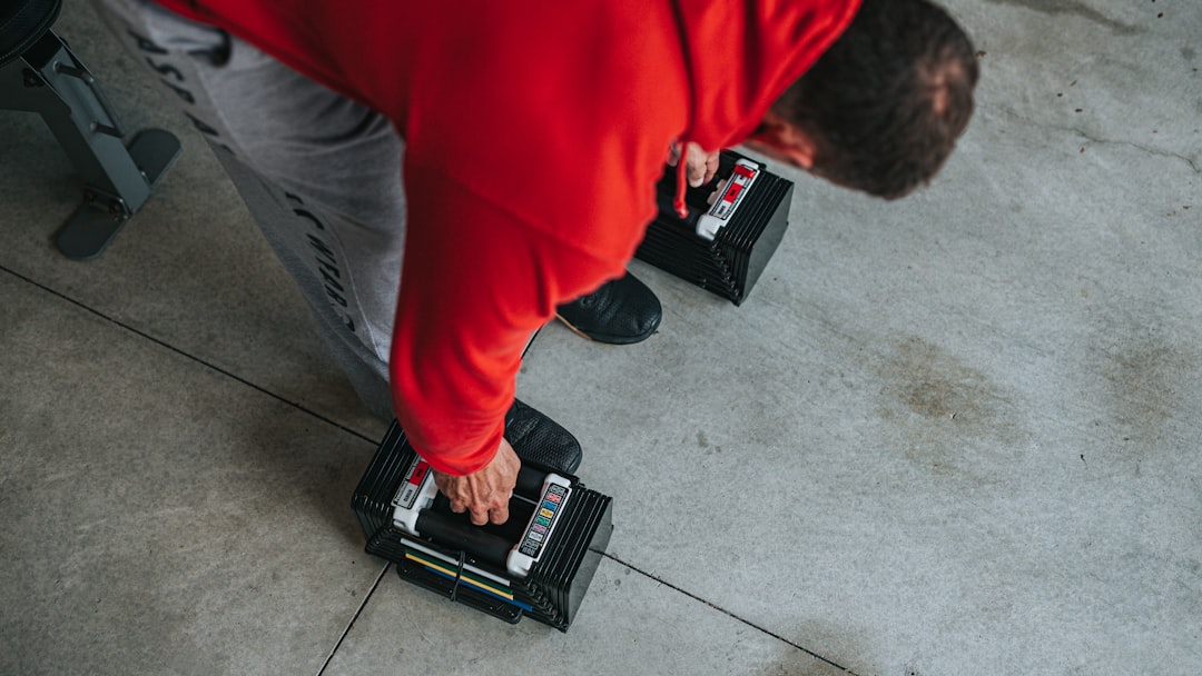 Safe lifting technique for traps, litter and equipment